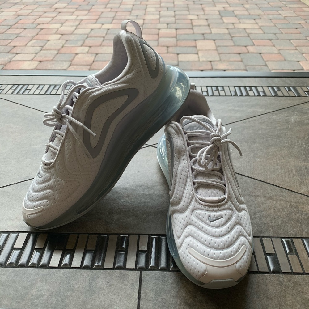 Nike air max 720 • BRAND NEW/NEVER WORN • - Picture 2 of 16